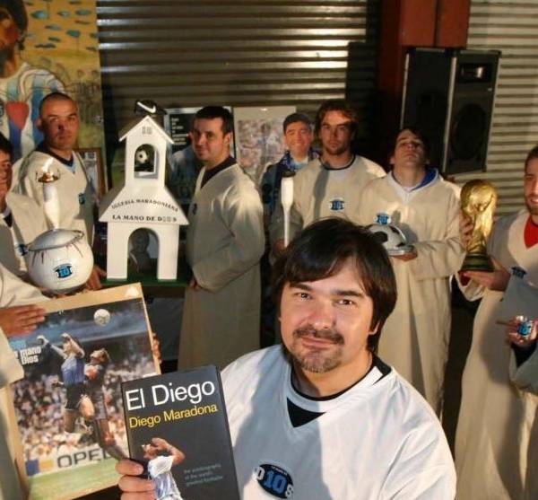 La Iglesia Maradoniana El 'Dios del futbol' tenía su propia religión