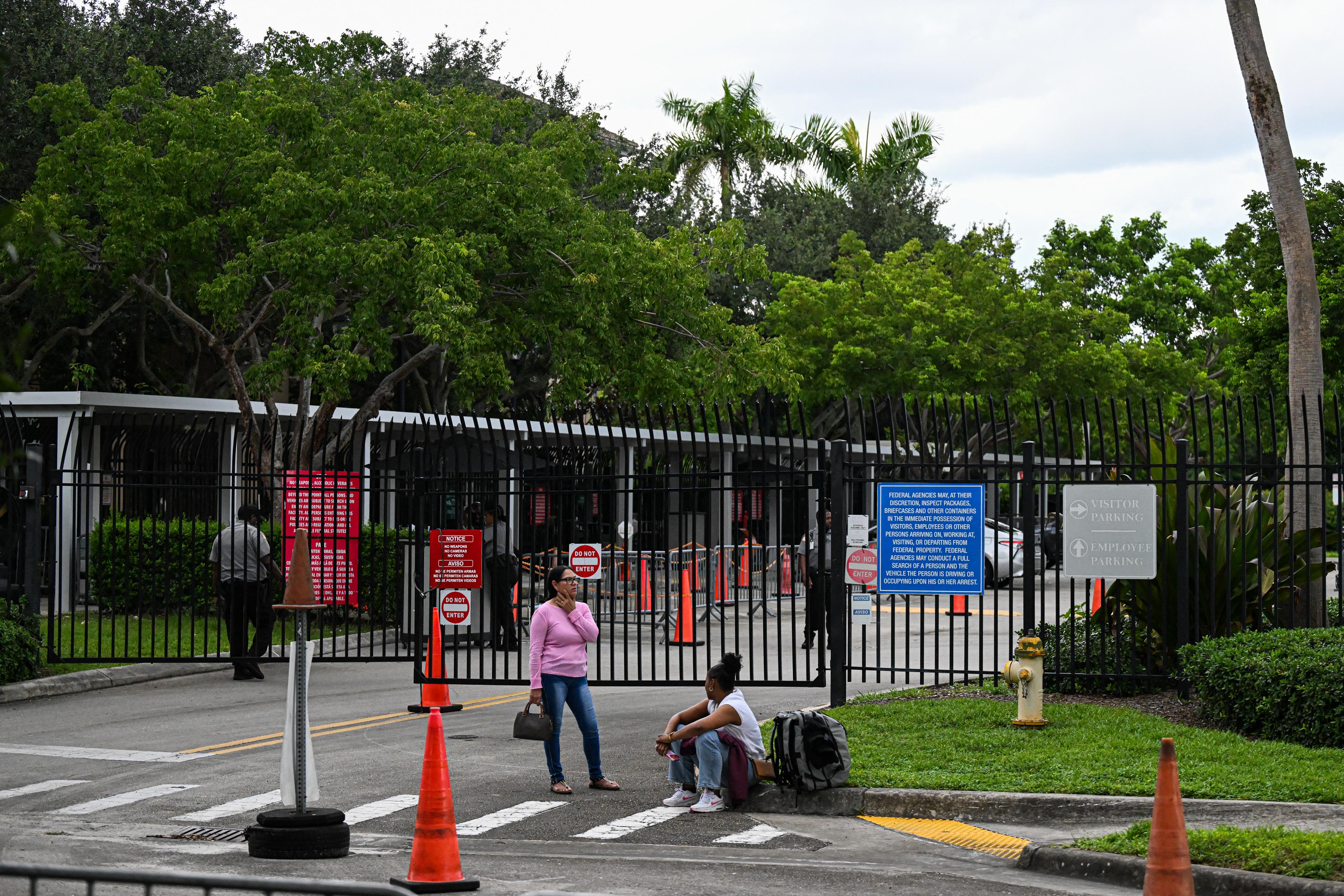 Alertan que ICE ya no muestra la ubicación de miles de migrantes con orden de deportación