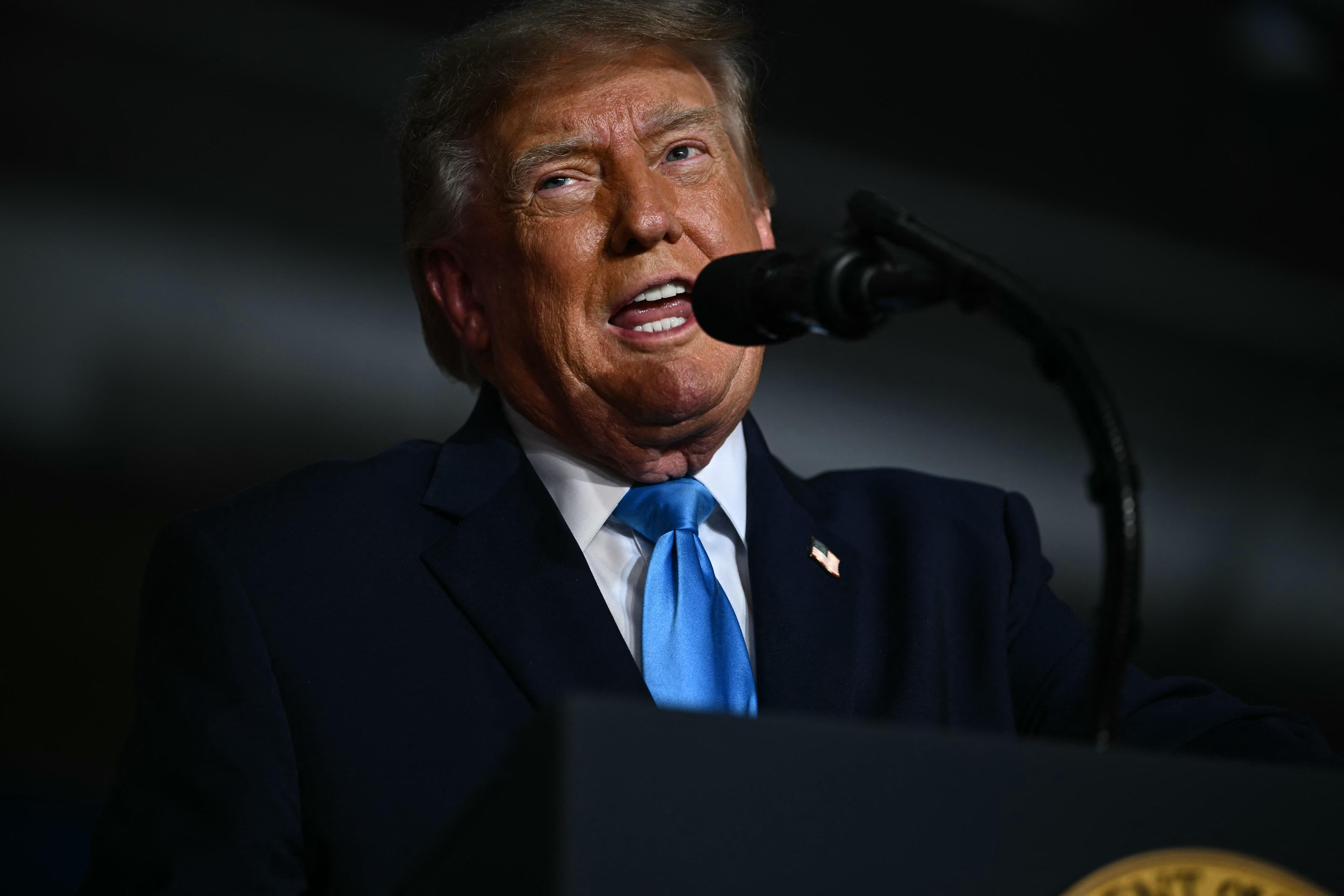 Trump dice que "todo saldrá bien" al ser cuestionado sobre un eventual retorno de Machado a Venezuela