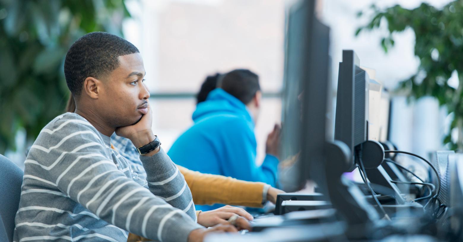 Becas TIC 2026: ¿Hasta cuándo podrán los estudiantes aplicar para recibir USD 825 por manutención?