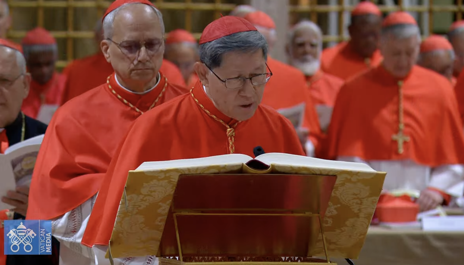 Cardenales llegan a la Capilla Sixtina 