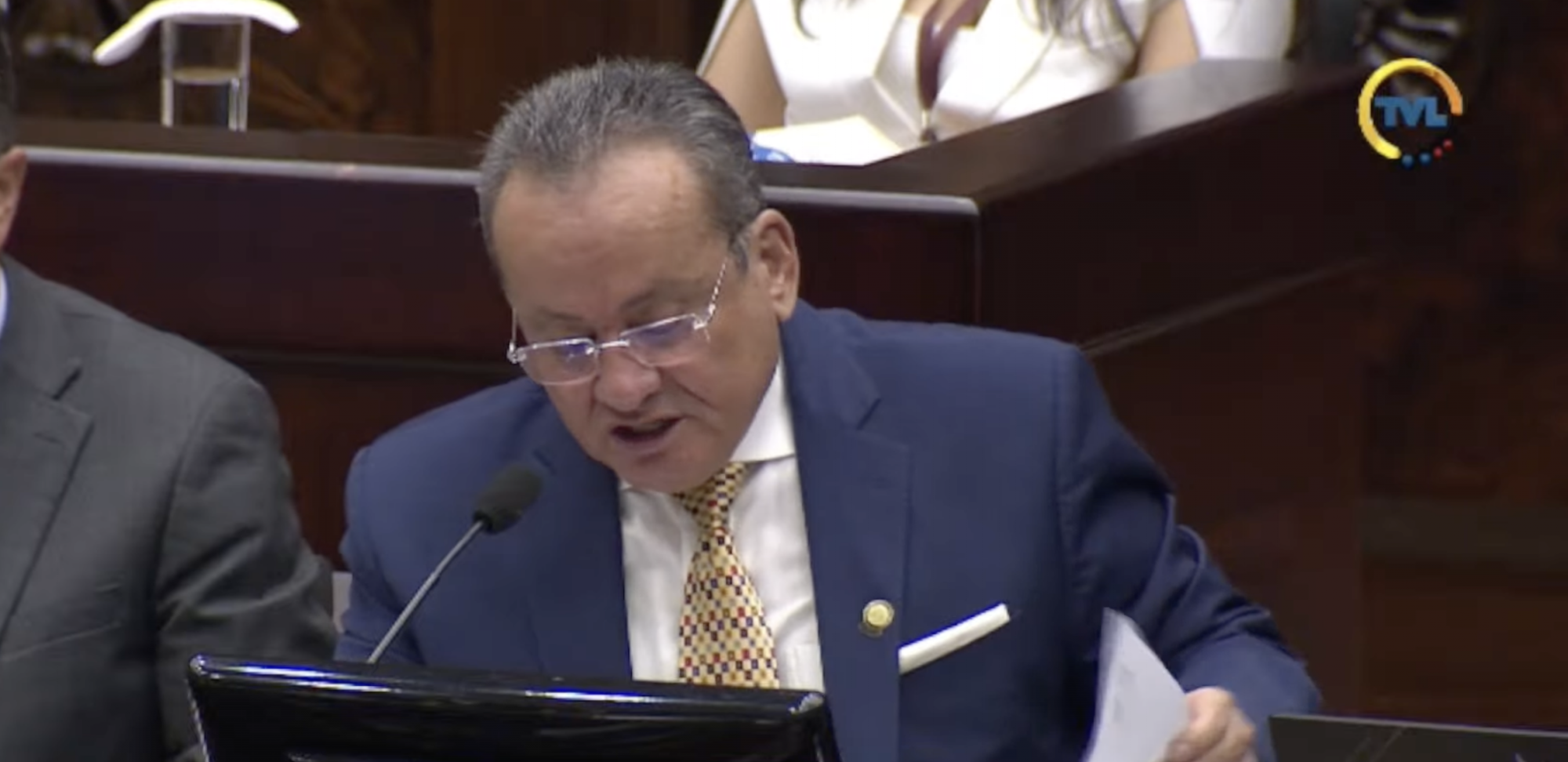 Alfredo Serrano leyó las reglas 