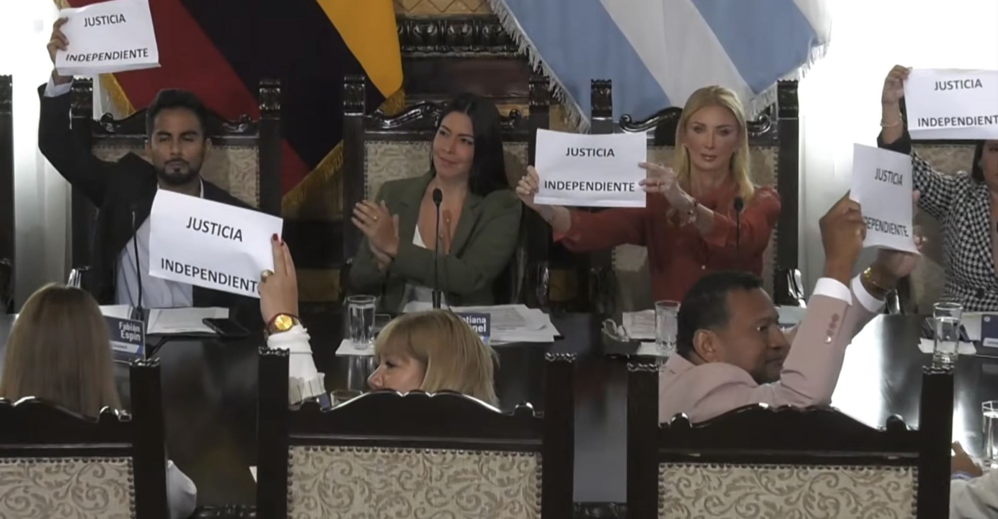 Concejo Cantonal de Guayaquil aprueba licencia de Aquiles Alvarez