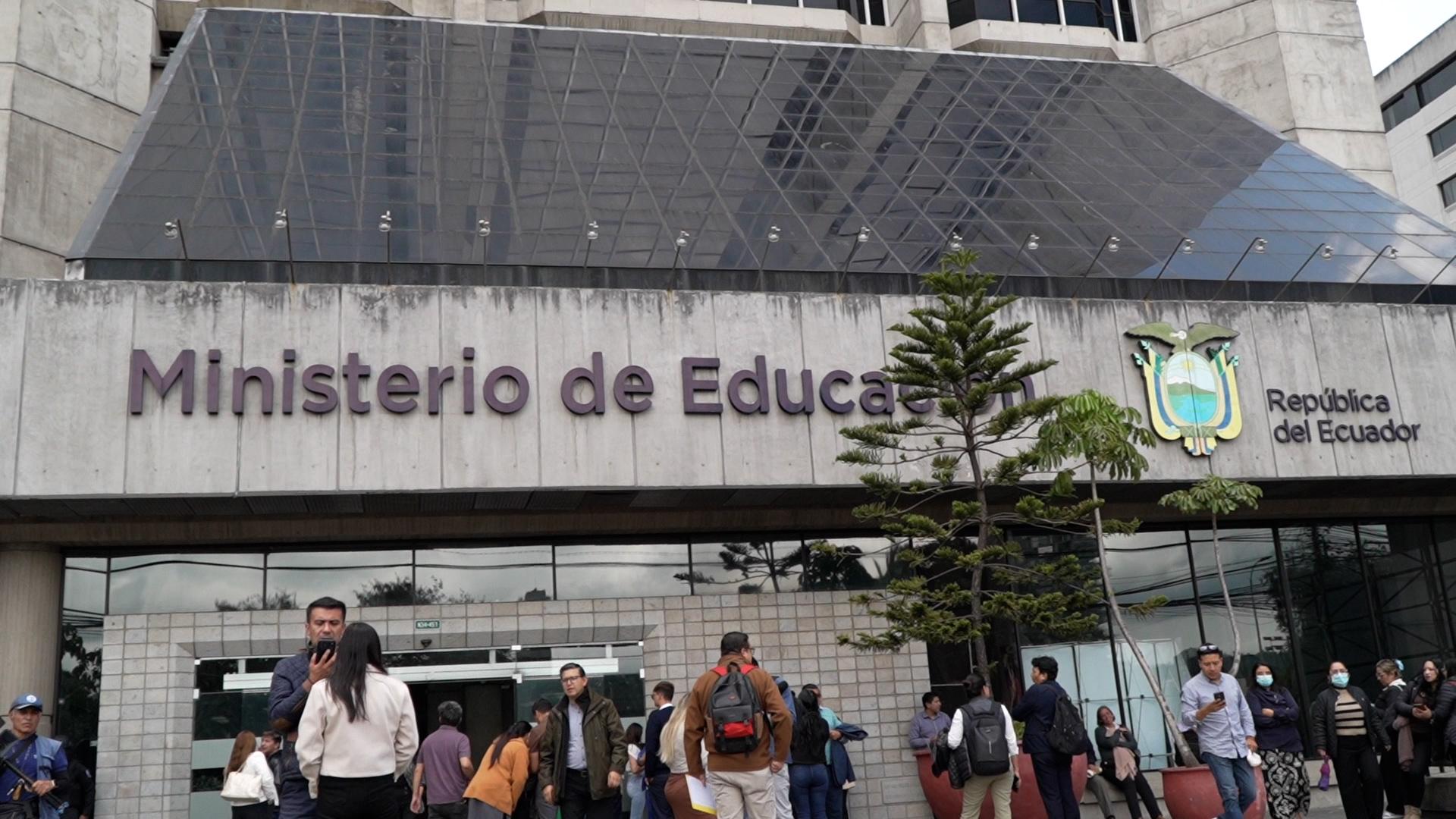 Cae red de corrupción en el Ministerio de Educación: exigían hasta USD 5.000 por un puesto