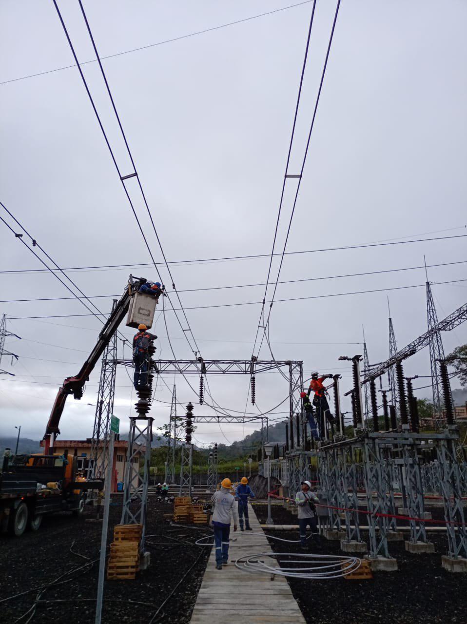 Gobierno anuncia cortes de luz a industrias durante el feriado para "proteger el suministro"