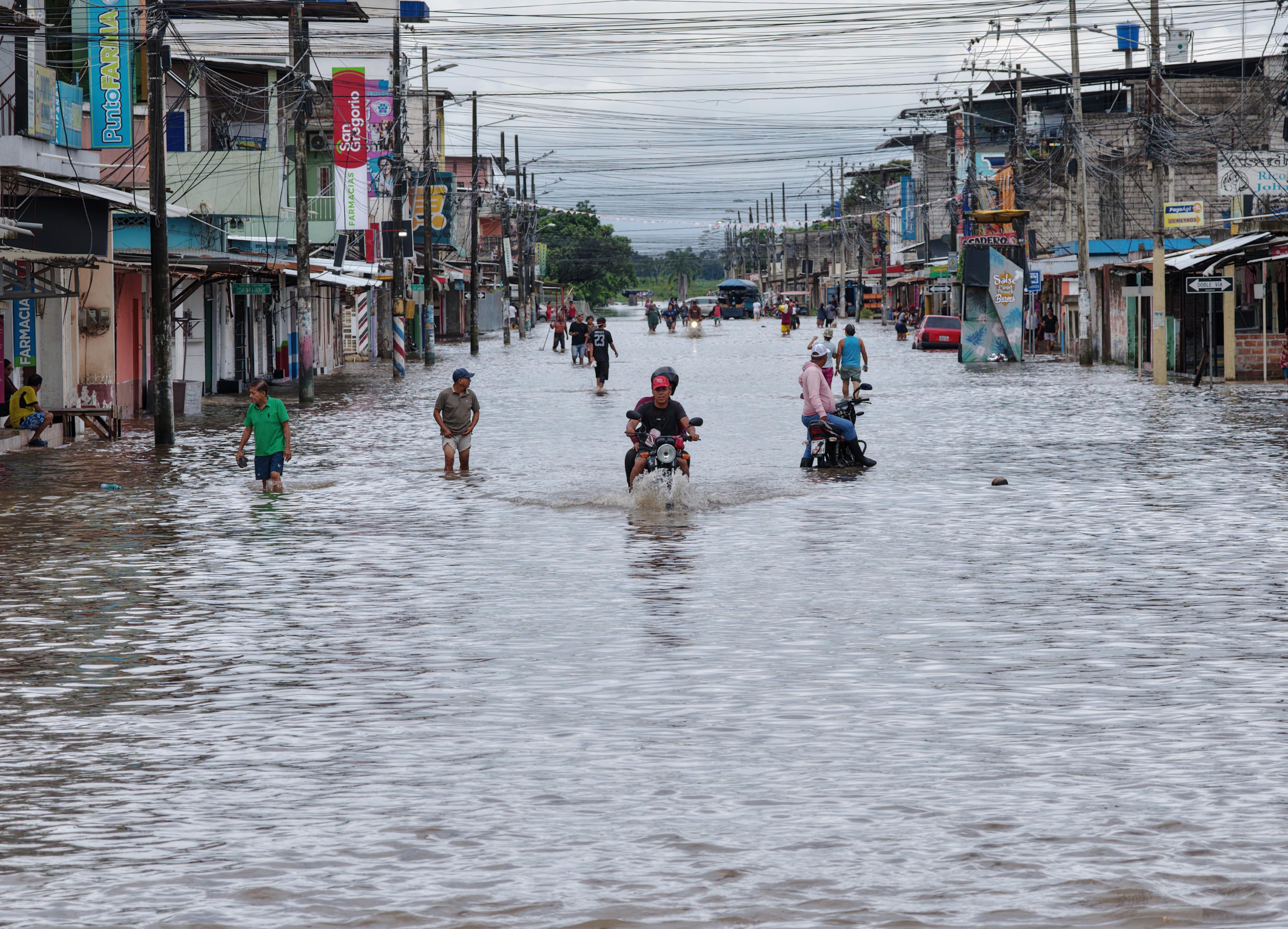 Fenómeno El Niño: siete ríos se desbordan en Guayas, Esmeraldas y Manabí por las lluvias en Ecuador