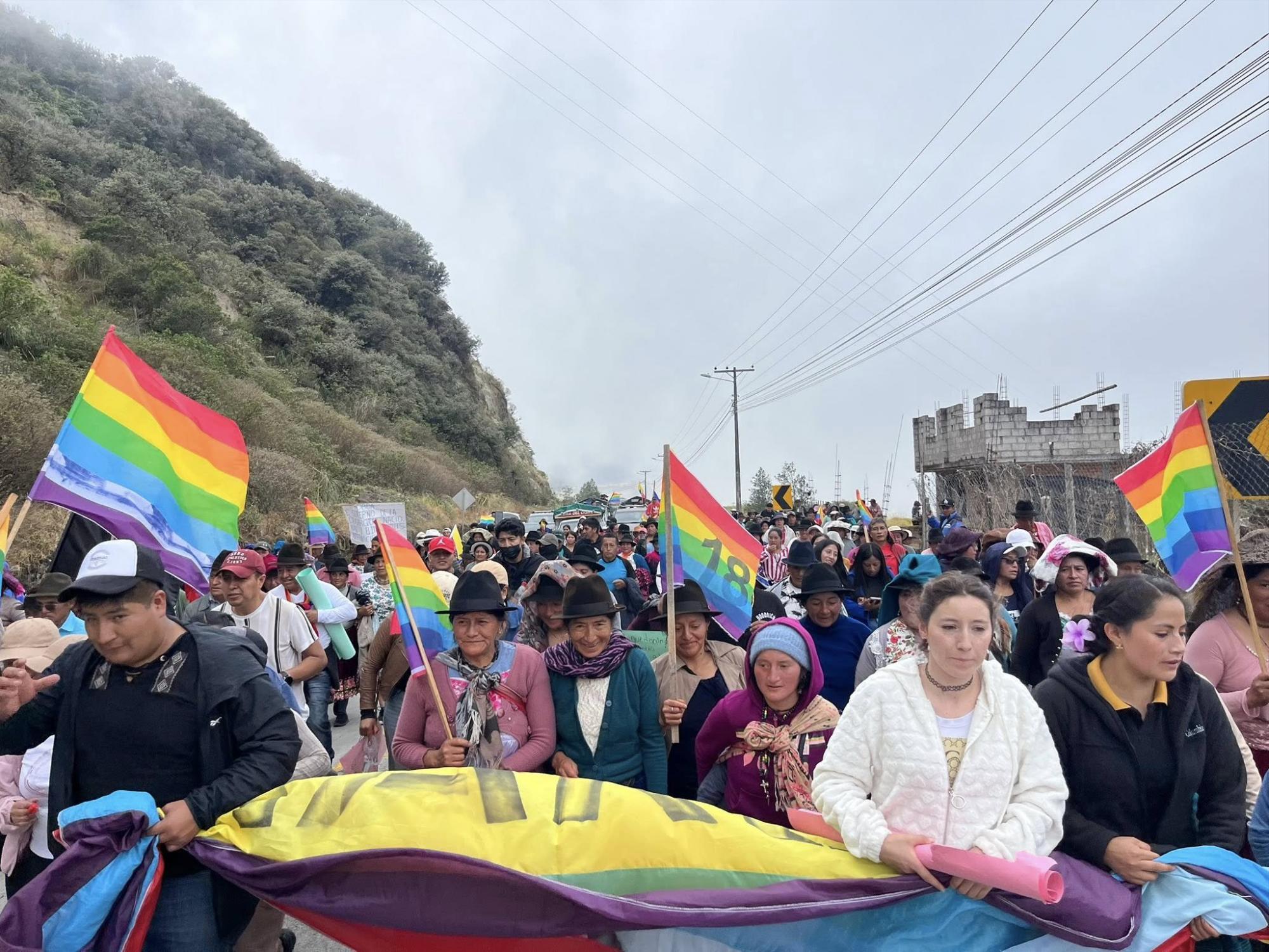 Indígenas de Cañar se suman al paro