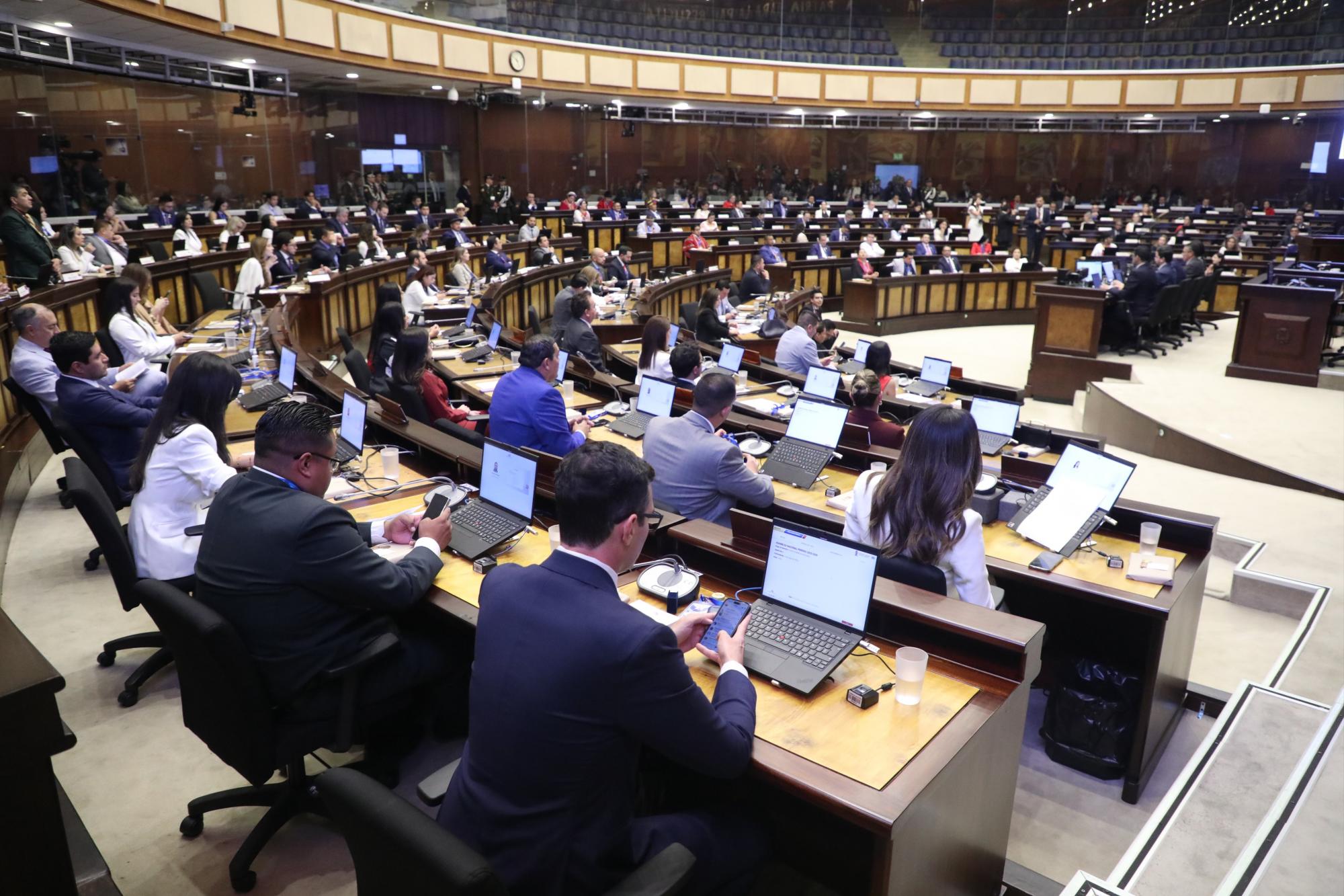 Se suspende la sesión 