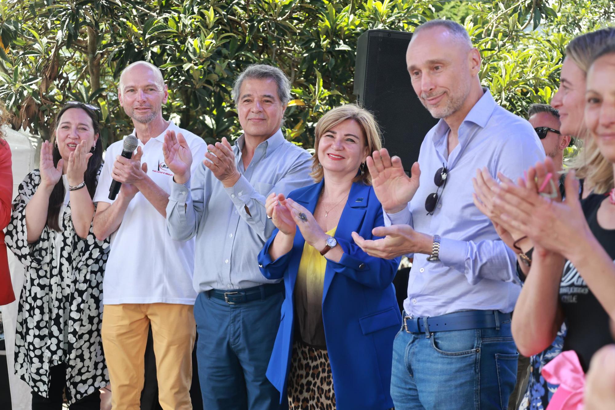 Unión Europea tiende la mano