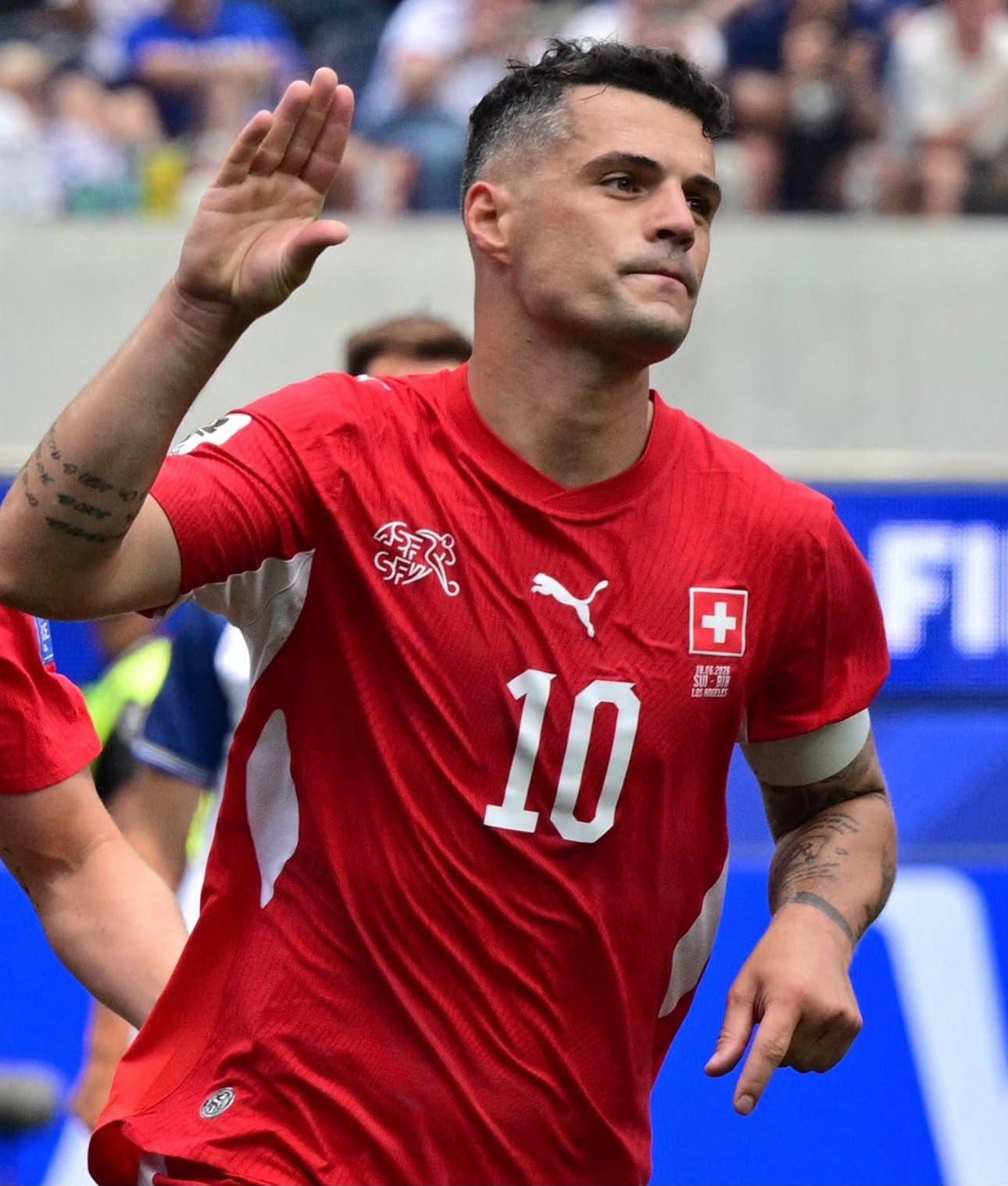 Granit Xhaka es multado con USD 180.000 por falsificar un certificado de COVID-19