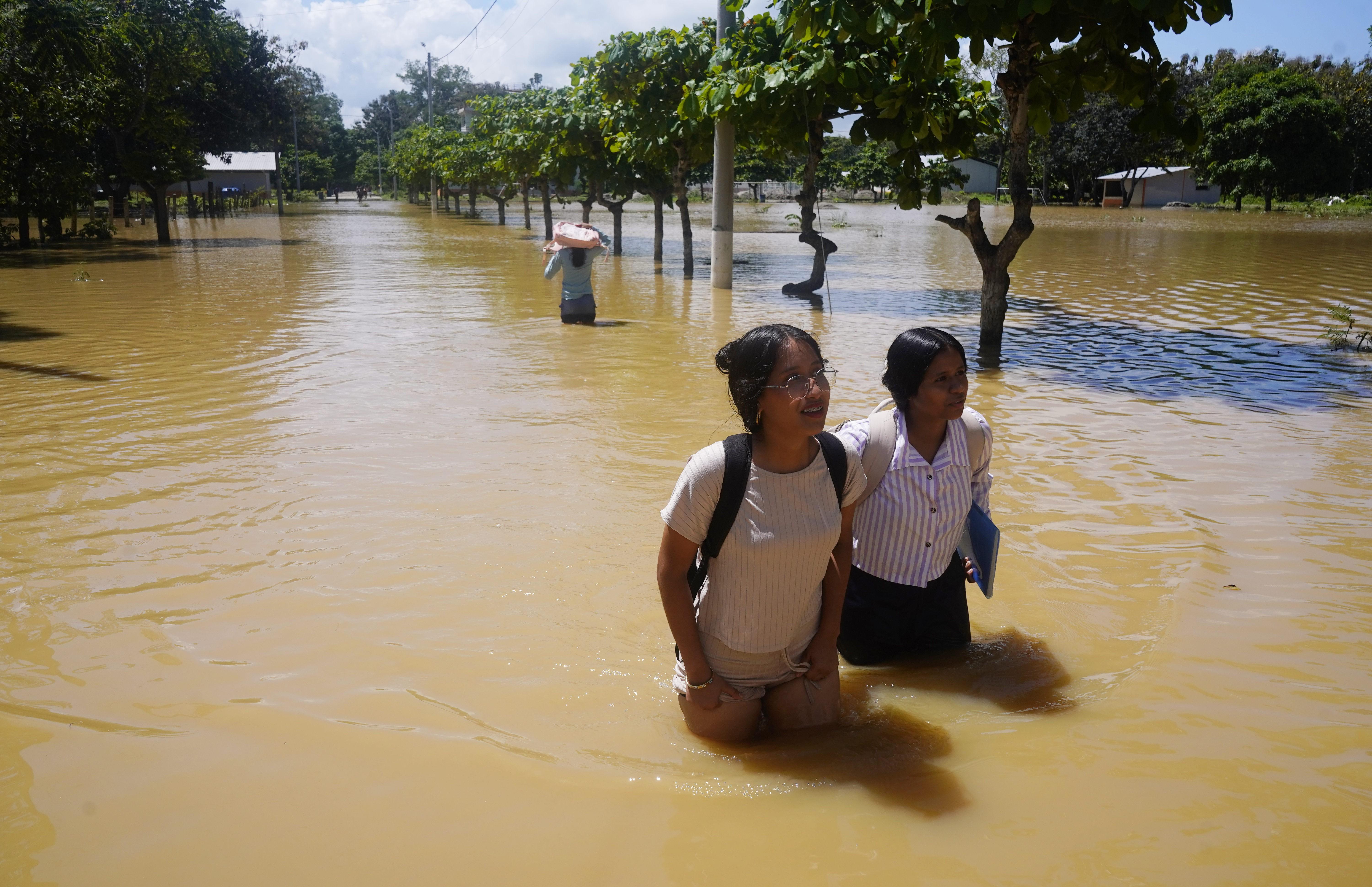 Ministerio de Educación confirma retorno a clases presenciales este martes 20 de octubre tras las lluvias