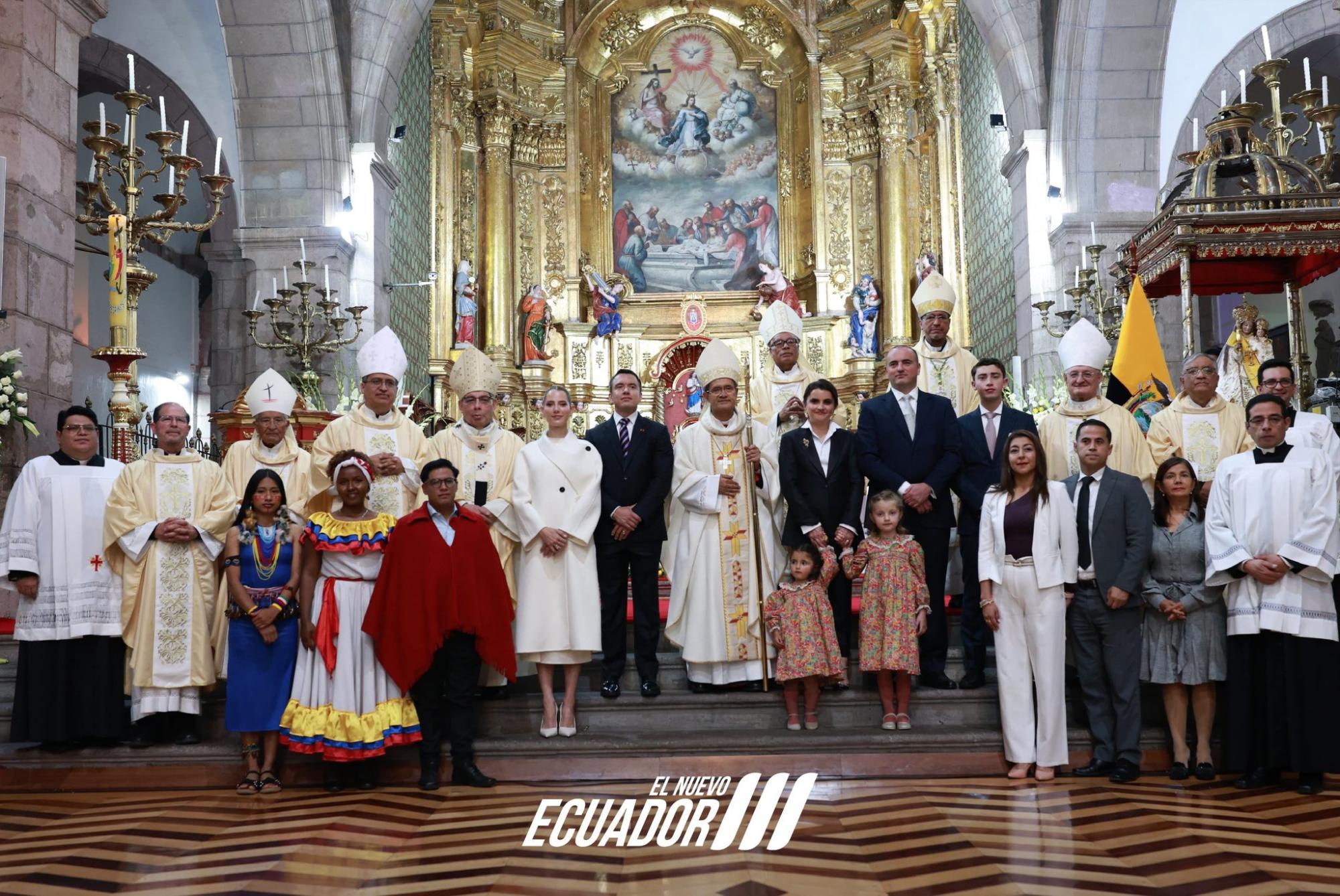 Noboa inicia actos oficiales con misa en Quito