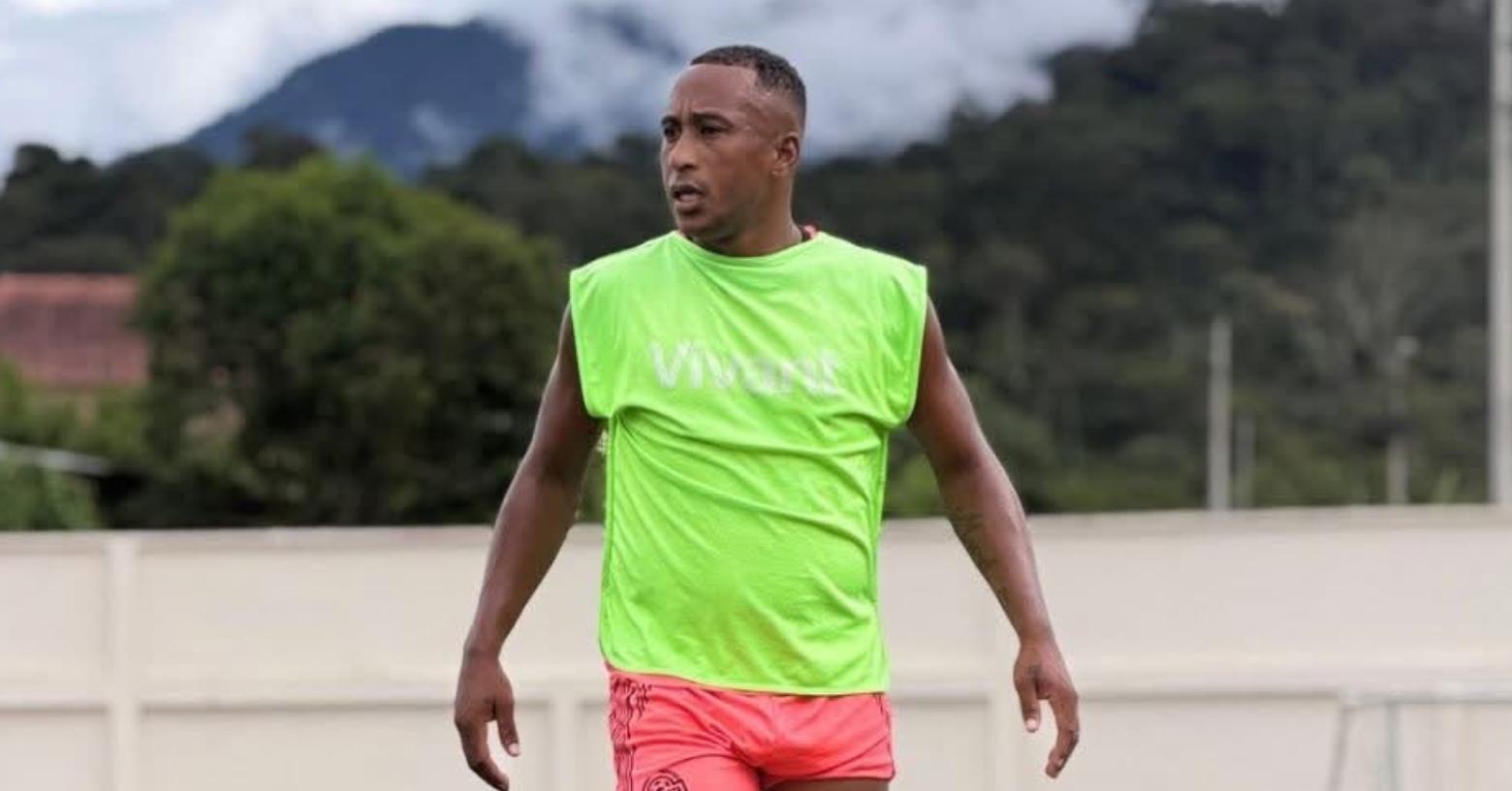 Jhon Perlaza pide disculpas tras agredir a juez de línea con una piedra en Segunda Categoría