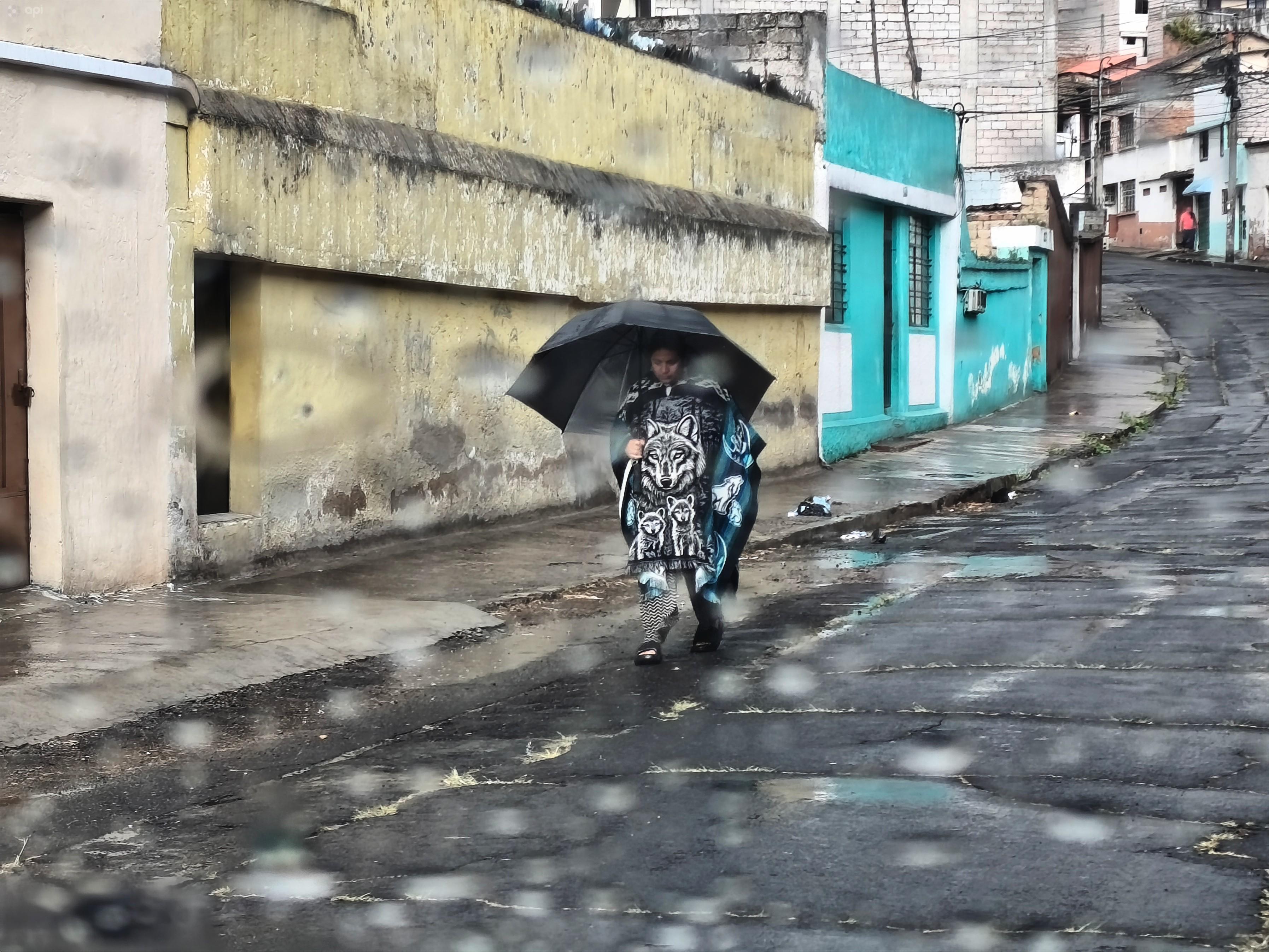 Inamhi emite alerta por lluvias intensas y tormentas en Ecuador durante el feriado de octubre