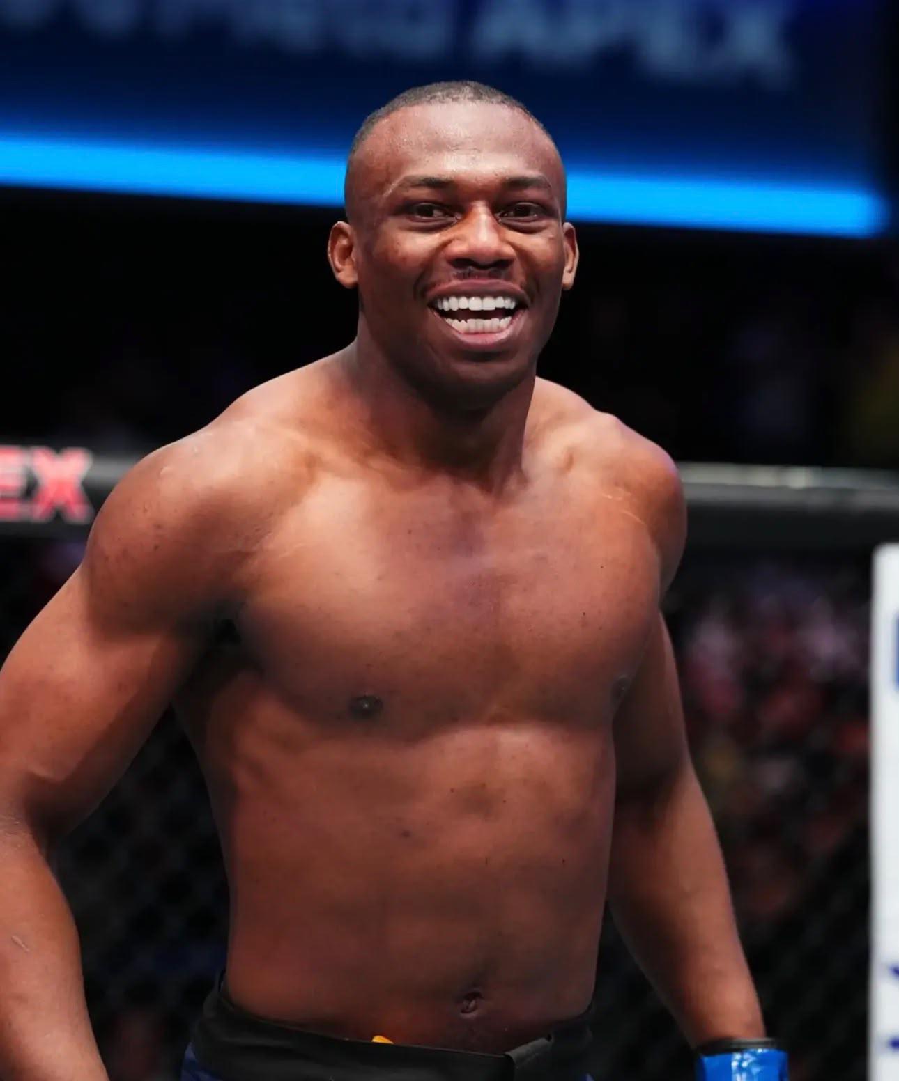Mayton Perea noqueó a Zevan Hunt y se convirtió en el sexto ecuatoriano en llegar a UFC