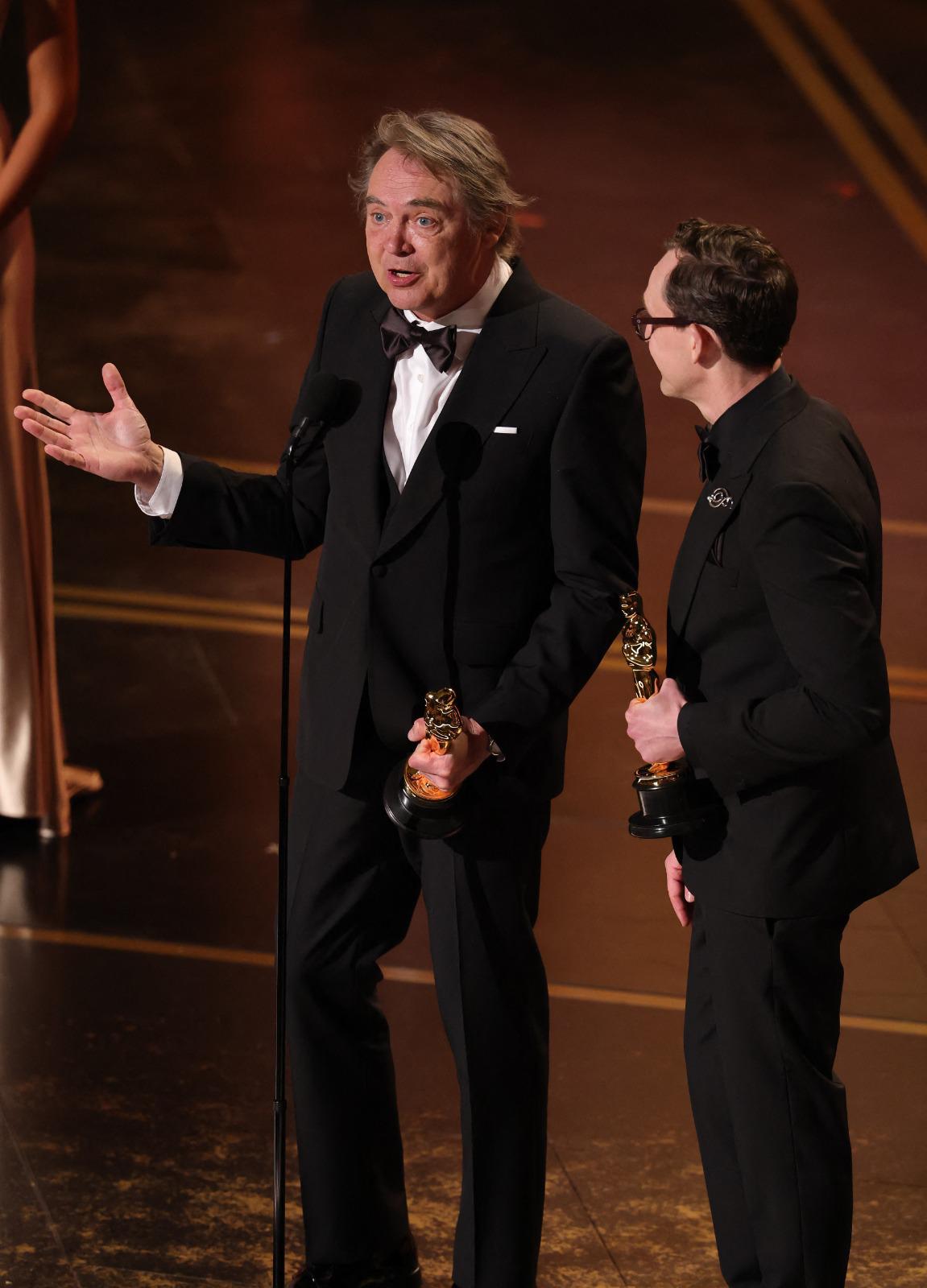 El Oscar a Mejor Corto Animado es para The Girl Who Cried Pearls. 