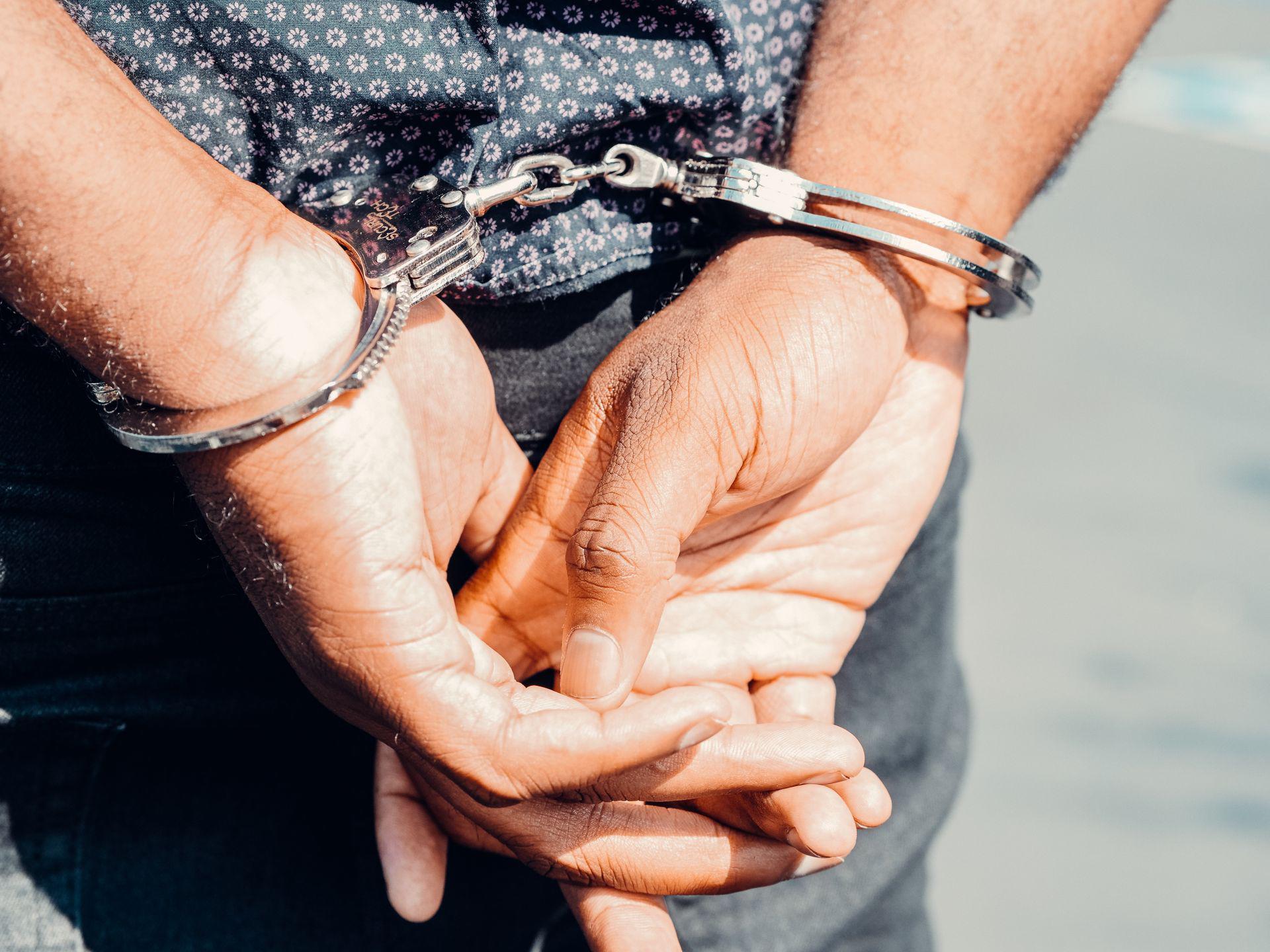 Padre, hijo y sobrino son procesados por el asesinato de un policía durante una riña en Quito