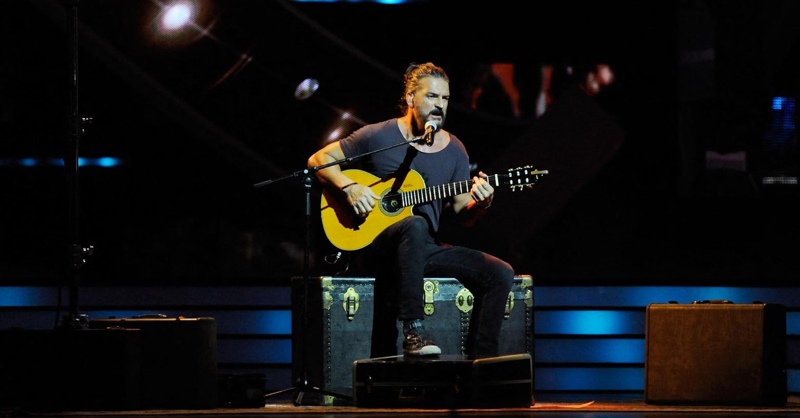 Ricardo Arjona regala un carro al conductor mexicano que inspiró la canción 'Historia de taxi'