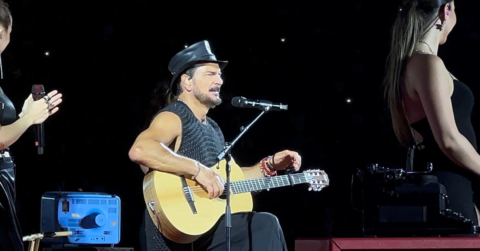 Ricardo Arjona revive sus clásicos y sorprende a Guayaquil con un show interactivo
