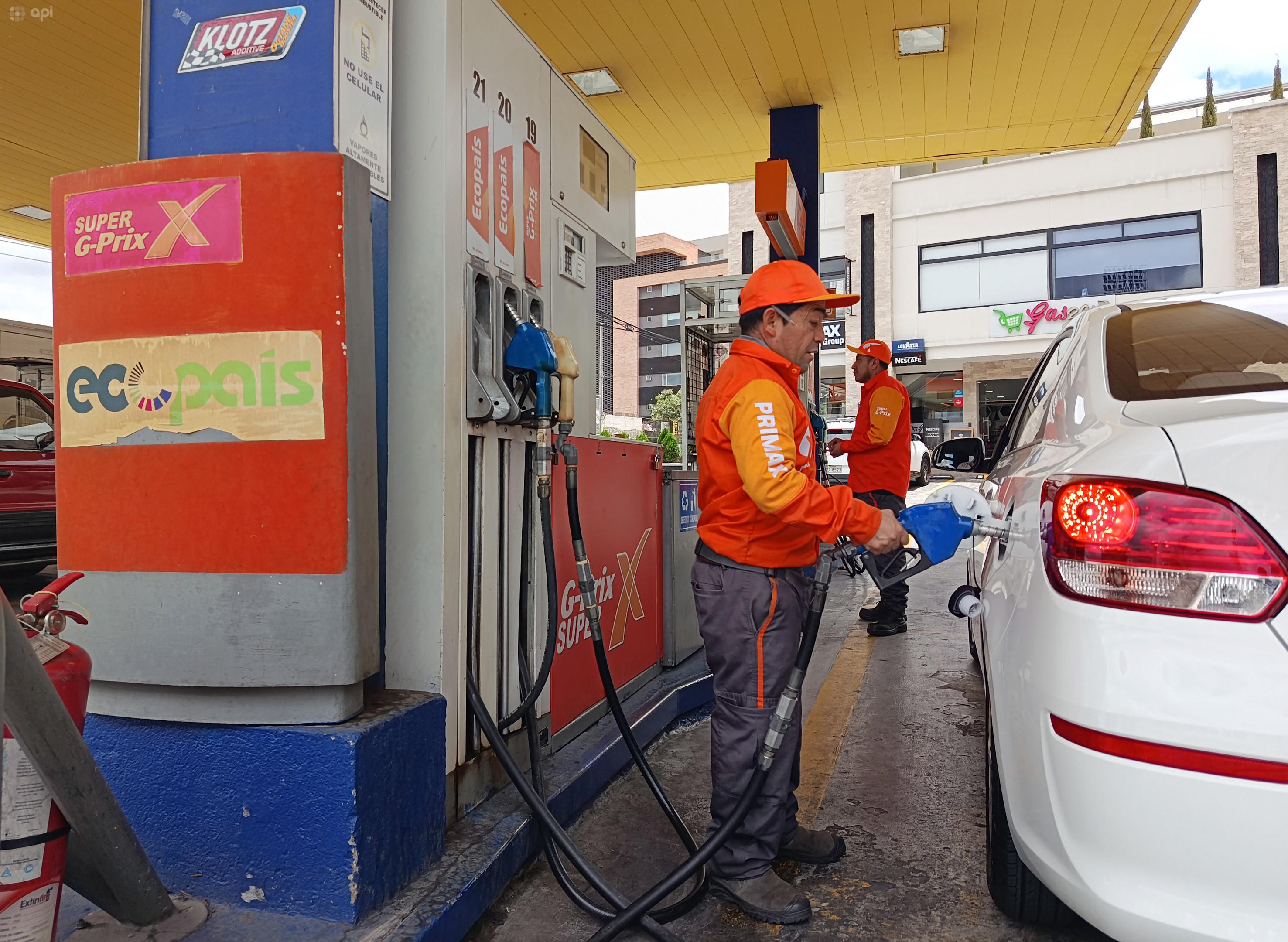 ¿Cómo quedan los precios de las gasolinas extra, ecopaís y diésel tras el anuncio de Noboa?