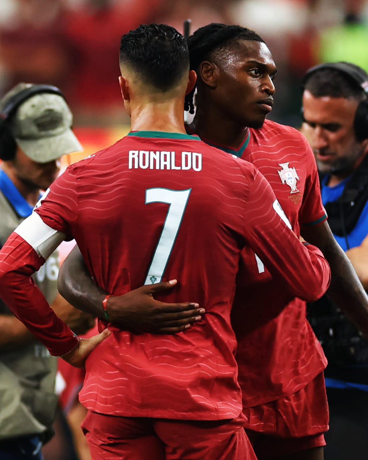 Rafael Leão usará el dorsal 7 tras la inesperada salida de Cristiano Ronaldo