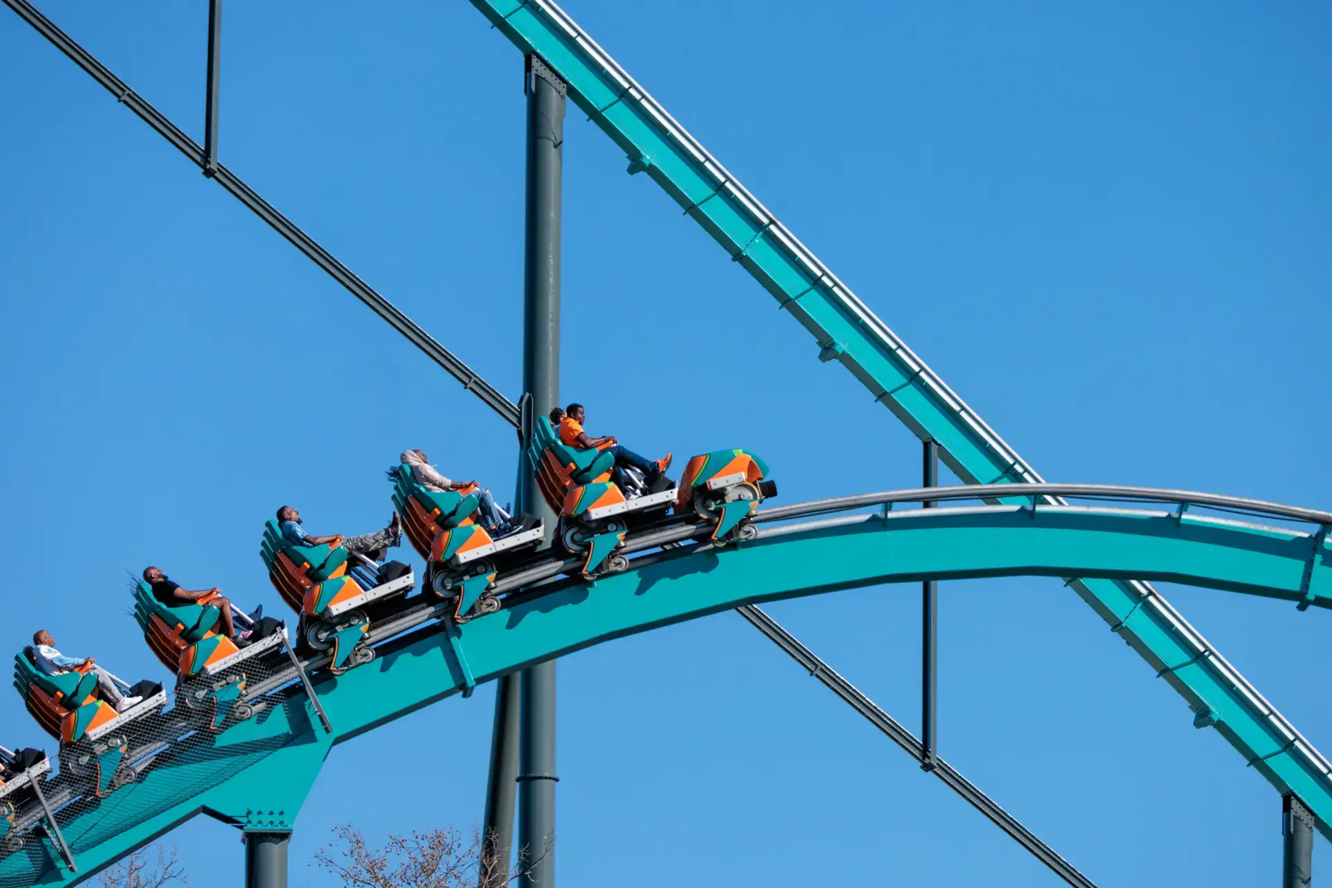 Tragedia en Six Flags Over Georgia: un hombre murió tras caer de la montaña rusa 'Goliath'