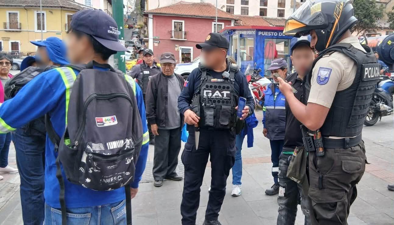 Centro Histórico de Quito: obrero de Emaseo enfrenta a ladrones y salva a turista china