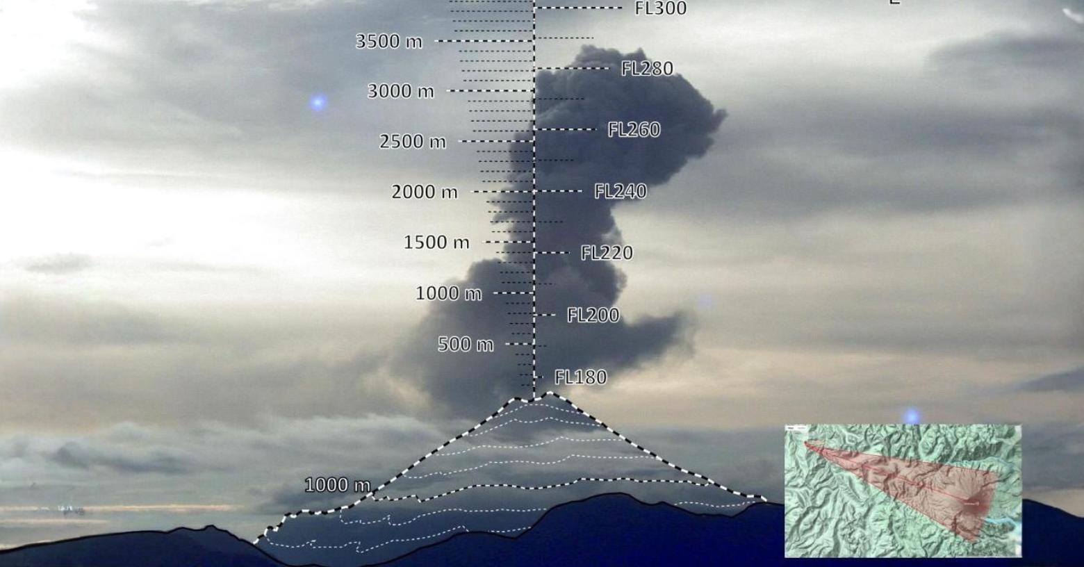 Incremento de ceniza en el volcán Sangay provoca leves caídas en localidades de Chimborazo