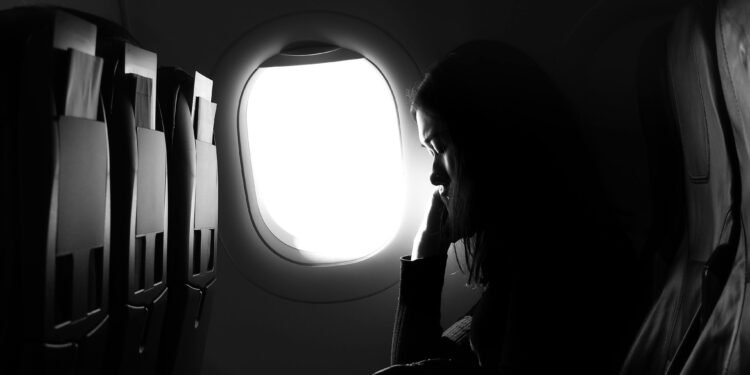 ¿Siempre sientes frío en los aviones? La verdadera razón podría sorprenderte