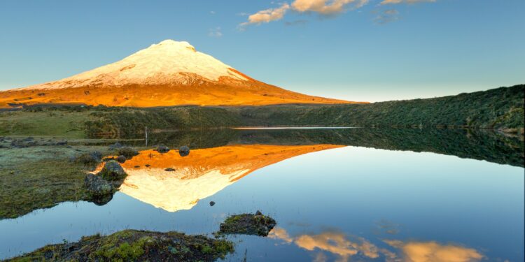Paseo en bicicleta de 13 kilómetros a 4.000 metros sobre el nivel del mar atrae a turistas de todo el mundo a Ecuador
