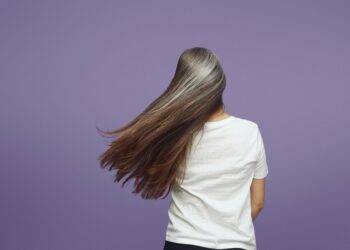 La ciencia investiga el origen de las canas y descubre un mecanismo de protección vital para la especie