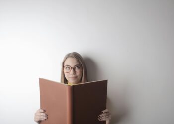 La forma de actuar que, según la psicología, puede revelar una mente superior a la media
