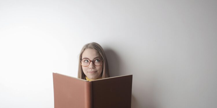 La forma de actuar que, según la psicología, puede revelar una mente superior a la media