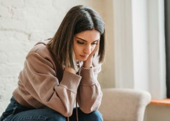 ¿Siempre te imaginas lo peor? La ciencia acaba de revelar lo que eso dice de tu mente