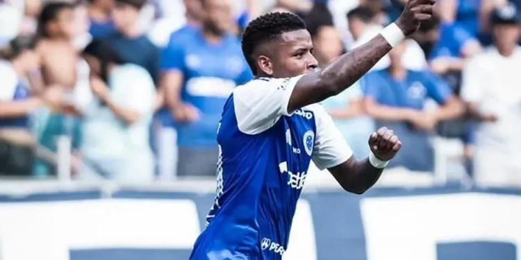 Delantero deja de lado la rivalidad y pide jugar en Barcelona