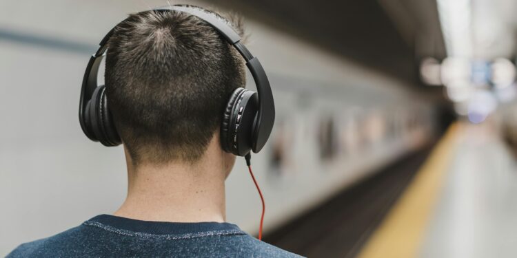 ¿Qué significa escuchar la misma canción mil veces, según la psicología?