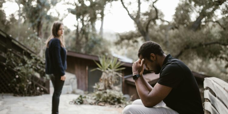 Pelear hace que las parejas se separen más rápido: la psicología dice lo contrario