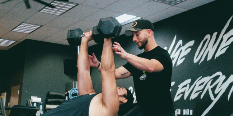 Durante años hemos debatido si es mejor ir al gimnasio por la mañana o por la tarde: La fisiología finalmente tiene la respuesta