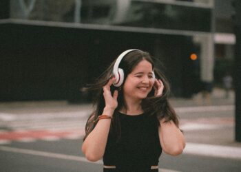 ¿Por qué algunas canciones te ponen la piel de gallina? La respuesta está en el cerebro