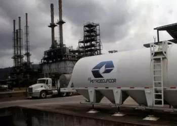 Mientras Petroecuador vende $1 millón en 38 minutos, Corporación Favorita necesita mucho más tiempo