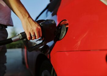 Aumento fue confirmado y la gasolina se encarece en Ecuador de inmediato