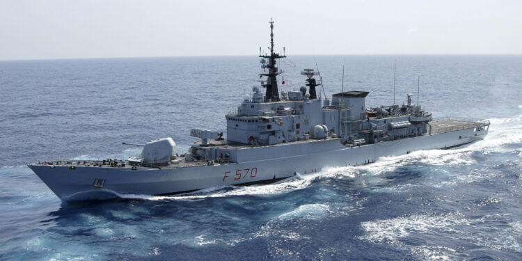 Armada de Ecuador se une a Estados Unidos en zona de tiro