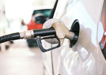 Medida fue adoptada en Ecuador para abaratar el precio de los combustibles