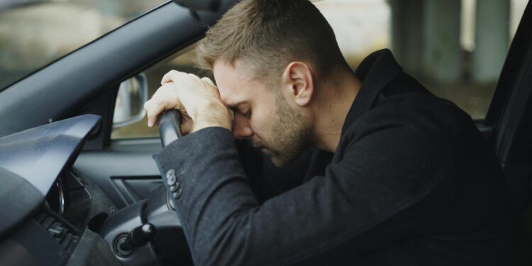 No estás solo: ¿por qué tanta gente se queda en sus coches después de un día duro?