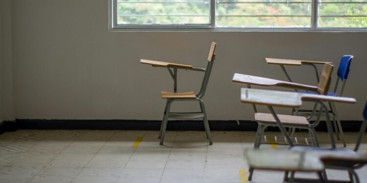 Mientras los trabajadores tendrán feriado prolongado en Ecuador, el calendario de estudiantes y profesores no será modificado
