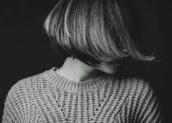 El corte bob francés es un recogido sencillo para el día a día que aporta volumen y elegancia al cabello maduro
