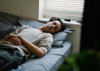 Si te despiertas cansado incluso después de dormir bastante, este problema podría estar ocurriendo