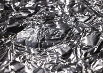 Envolver papel aluminio en las patas de la silla: para qué sirve y por qué lo recomiendan