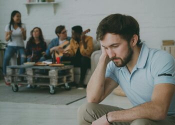 Los adultos que no tienen amigos cercanos no son antisociales: esto es lo que dice la psicología
