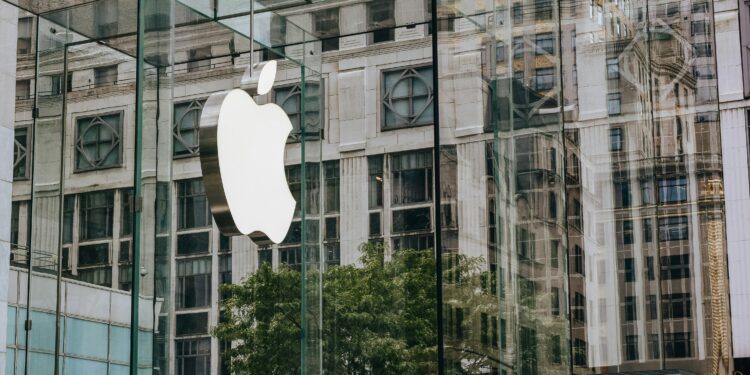 ¿Empleados de esta empresa trabajaban 90 horas por semana? Esto es lo que se sabe sobre la realidad de Apple